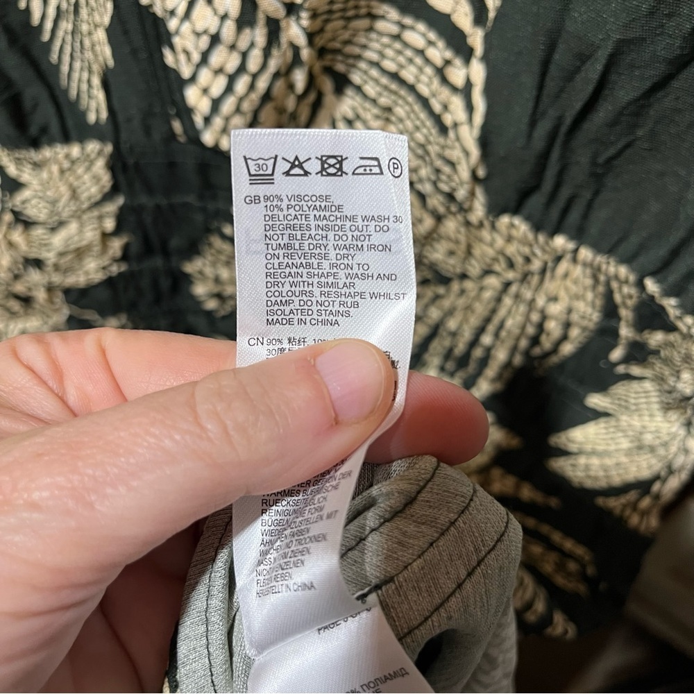 Reiss Colby Tropical Midi Dress with Elasticated Waist in Khaki - Picture 8 of 13
